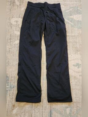 Lululemon Dance Studios Pants. Size 6. Black.